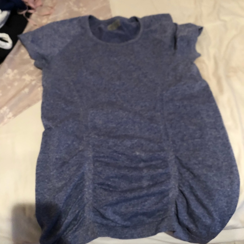 Athleta ribbed workout shirt
